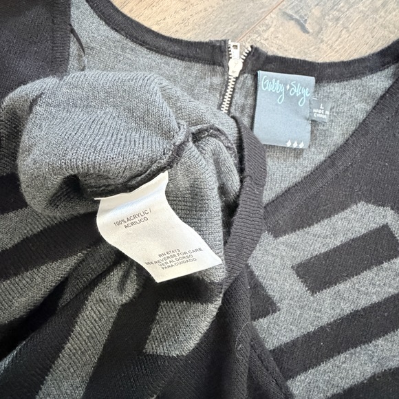 Gabby Skye Diagonal stripe knit sweater dress short sleeve - Picture 5 of 8